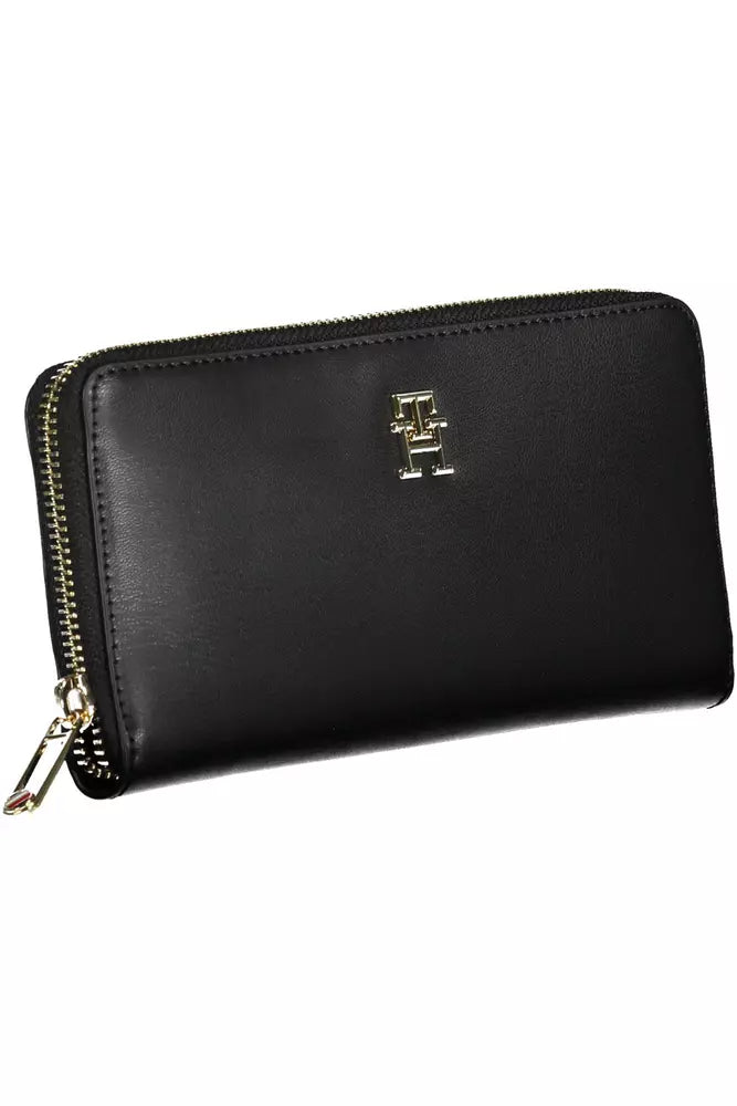 Tommy Hilfiger Elegant Black Wallet with Contrasting Accents