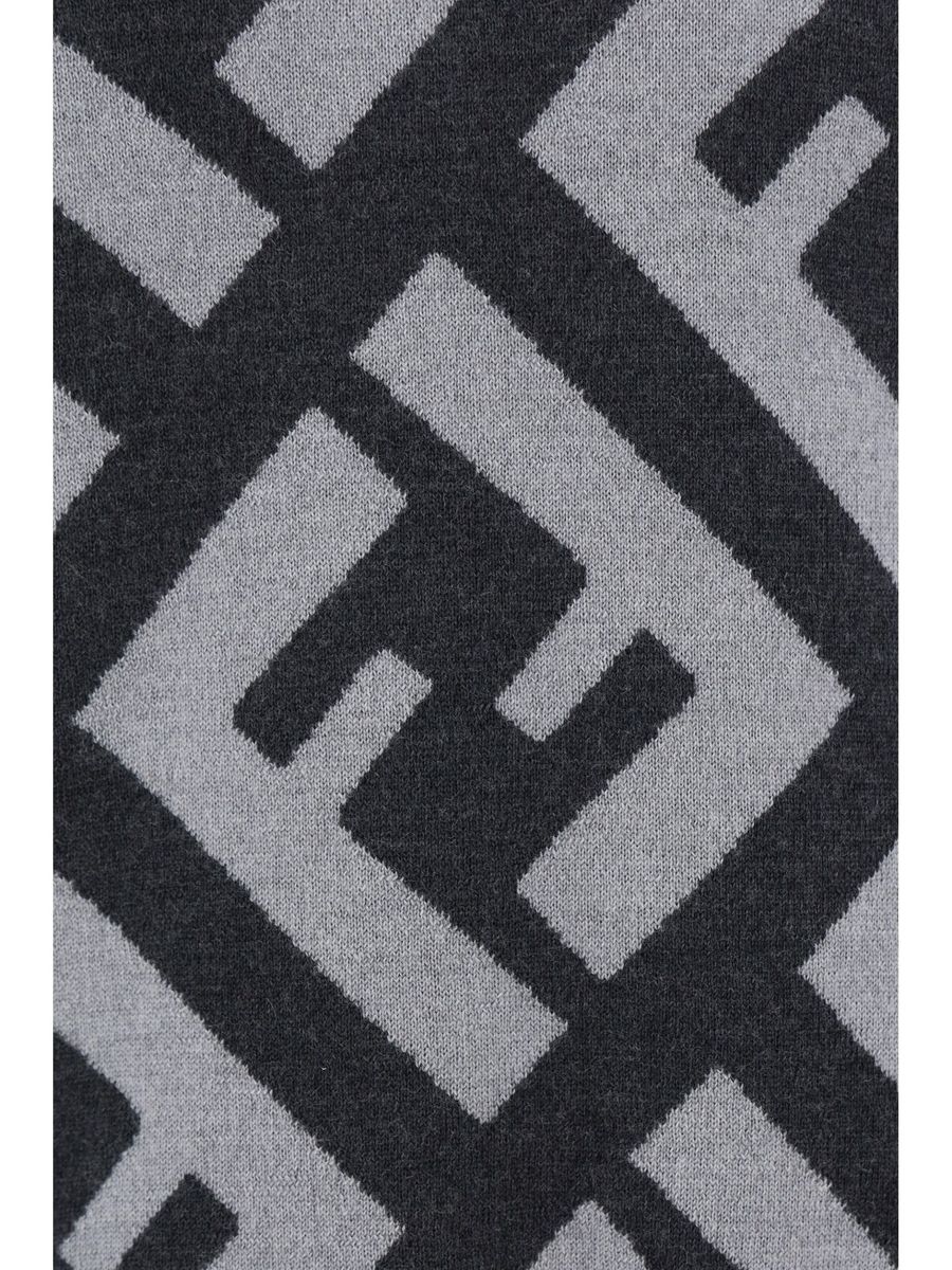 Schicker Fendi-Pullover aus grauer Wolle mit ikonischem Logo