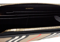 Burberry Ellerby Continental-Geldbörse aus schwarzem Leder mit Streifenmuster und Rundum-Reißverschluss