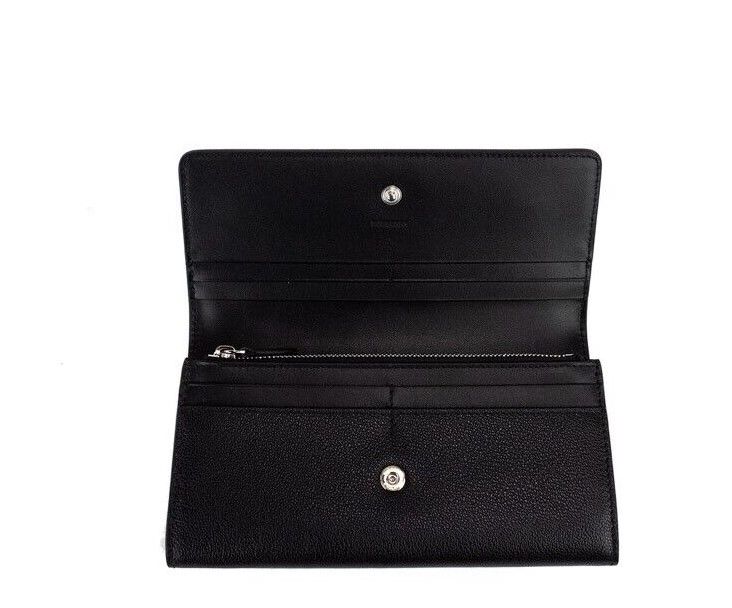 Burberry Porter – Clutch mit Überschlag aus genarbtem Leder in Schwarz mit geprägtem Markenlogo