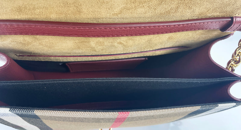 Burberry Macken Kleine Umhängetasche aus purpurfarbenem Leder mit House Check-Muster