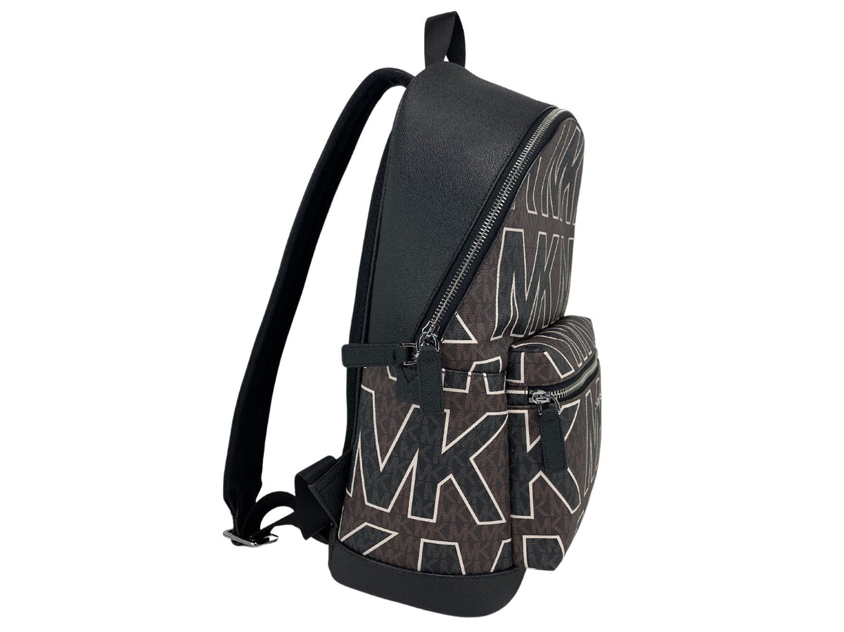 Michael Kors Cooper - Großer Rucksack aus PVC mit grafischem Logo in Braun